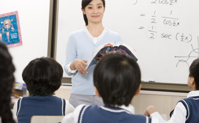 如何获得教师资格证（应该怎么做）